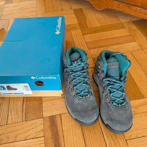 Columbia Gray Hiking Boots